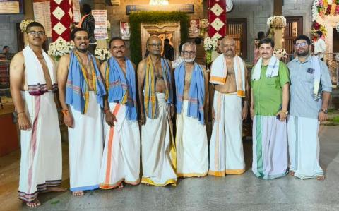 Day 4 · ಕಟೀಲಿನಲ್ಲಿ ಕದ್ರಿ ಮತ್ತು ಅಶೋಕನಗರ ವಲಯದವರ ಬಡಿಸುವ ಸೇವೆ